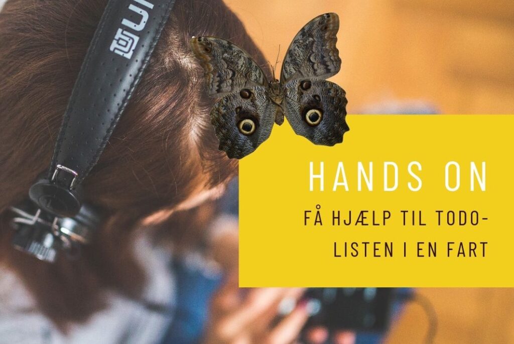 pige med hovedtelefoner